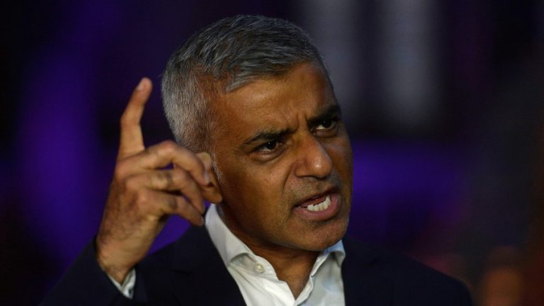 Sadiq Khan le scrie parlamentarilor londonezi să se opună unui Brexit fără acord