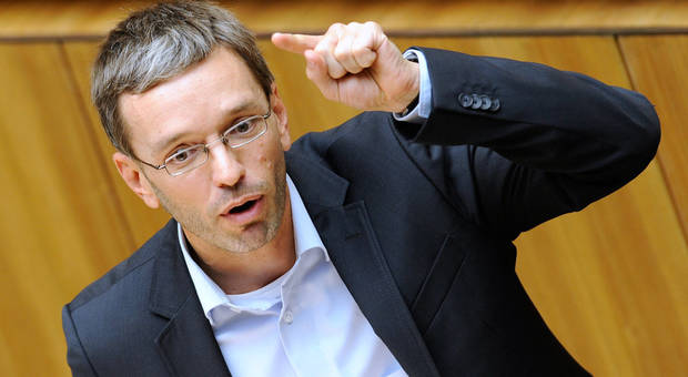 Zelenski a fost lăsat cu ‘ochii-n soare’ în Parlamentul austriac! Mulţi legiuitori au părăsit sala de şedinţe