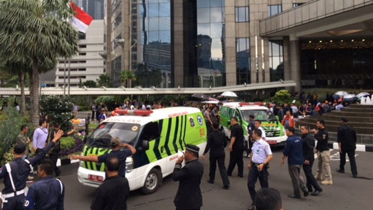 Un balcon al Bursei din Jakarta a căzut peste zeci de oameni – FOTO/VIDEO