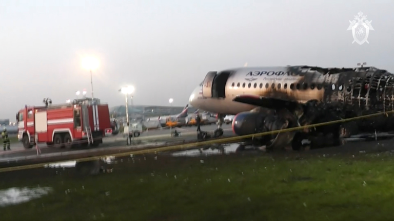 Un fulger a dezactivat pilotul automat al avionului aterizat de urgenţă pe aeroportul Şeremetievo din Moscova (anchetatori)