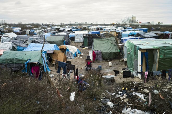 Macron spune că nu va permite renaşterea ‘junglei’ de la Calais