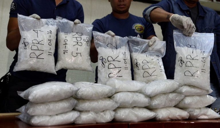 Cincizeci de tone de metamfetamină, confiscate într-un laborator din statul mexican Sinaloa