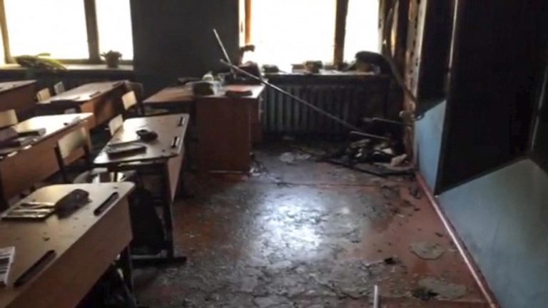 Haos şi panică într-o şcoală din Rusia. Un elev şi-a atacat colegii cu un topor şi sticle incendiare – VIDEO