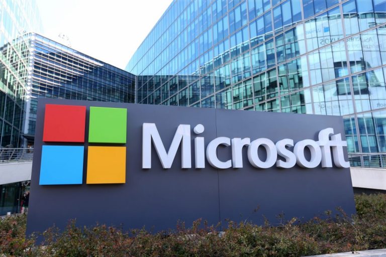 Microsoft a decis să prelungească sprijinul tehnologic gratuit pentru Ucraina până la sfârșitul anului viitor