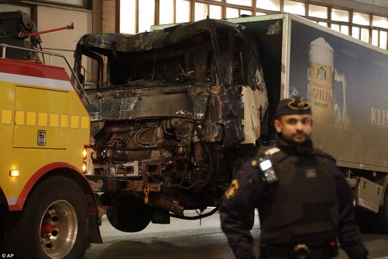Autorul atacului cu camion din Suedia a fost inculpat pentru terorism