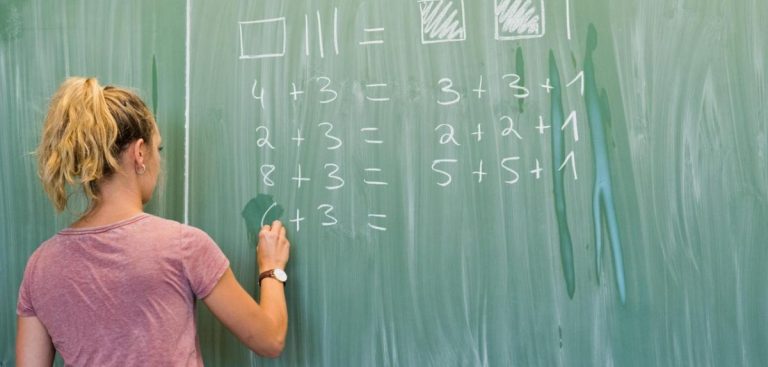 Şcolile din Chișinău au o ‘gaură’ de 300 de profesori