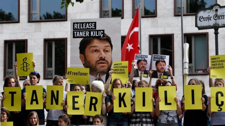 Turcia este condamnată la CEDO pentru pentru încarcerarea preşedintelui Amnesty International