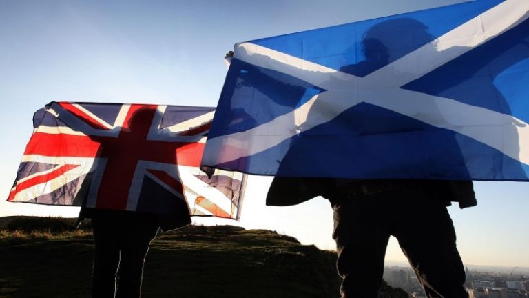 Londra INTERZICE Scoţiei să organizeze un nou referendum privind independenţa
