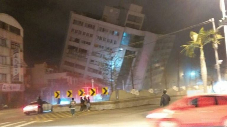 Taiwan. Constructorul hotelului prăbuşit la cutremur a fost arestat