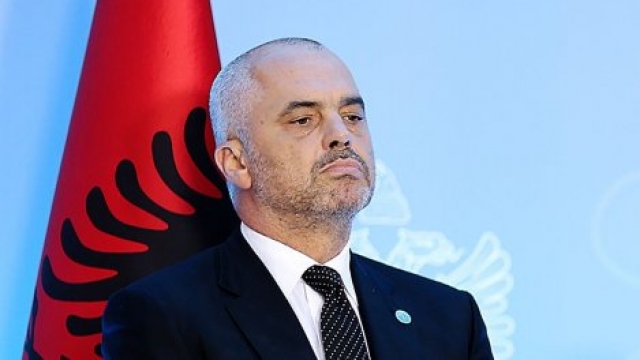 Premierul albanez şochează pe toată lumea: ‘Am făcut contrabandă cu vaccinuri împreună cu Luigi Di Maio’