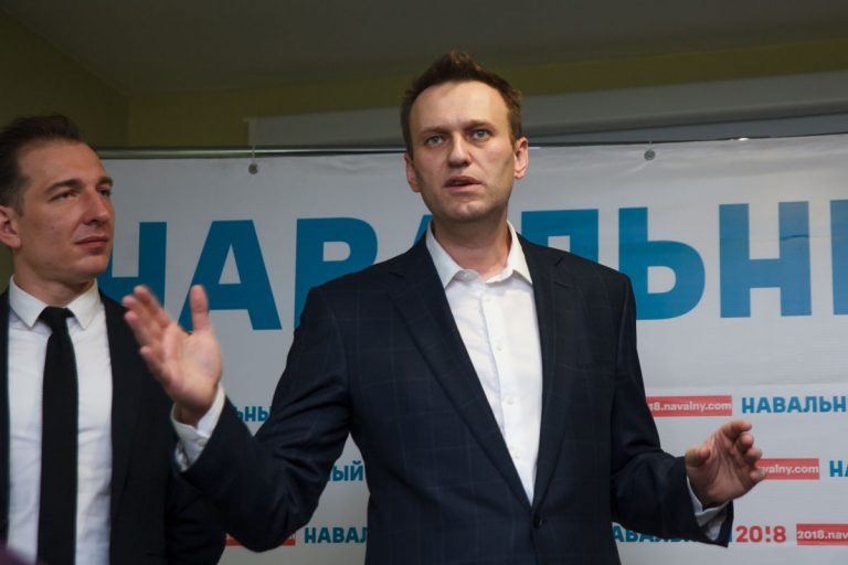 Aleksei Navalnîi se plânge că i-au fost blocate conturile