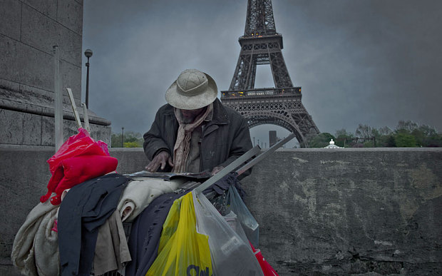 Partea întunecată a Parisului. Capitala Franţei are pe străzi 3000 de oameni fără adăpost