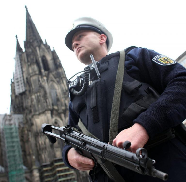 Arestări în Germania în legătură cu un plan de atac terorist asupra catedralei din Koln în seara de Anul Nou