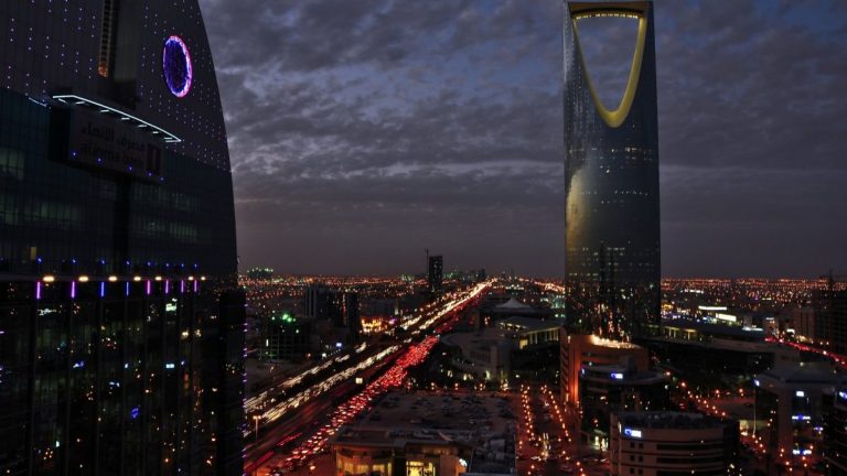 Arabia Saudită investeşte 34 de miliarde de dolari pentru modernizare