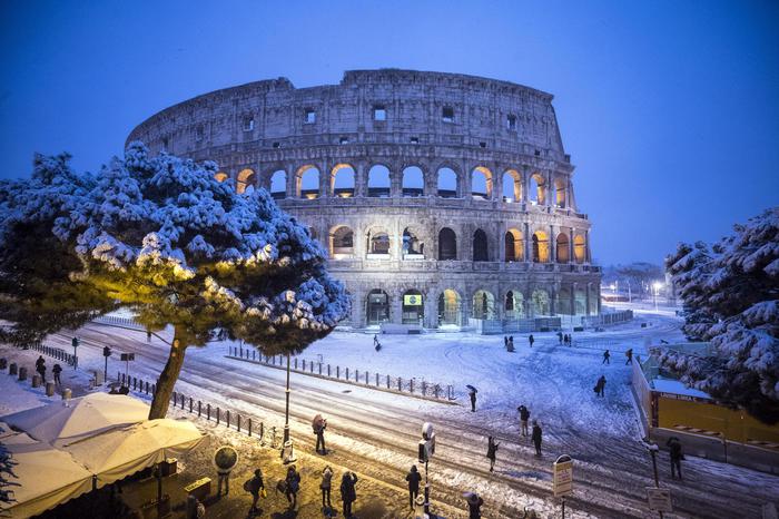 Italia. Prima zăpadă mai puternică din Roma a închis şcolile şi monumentele reprezentative