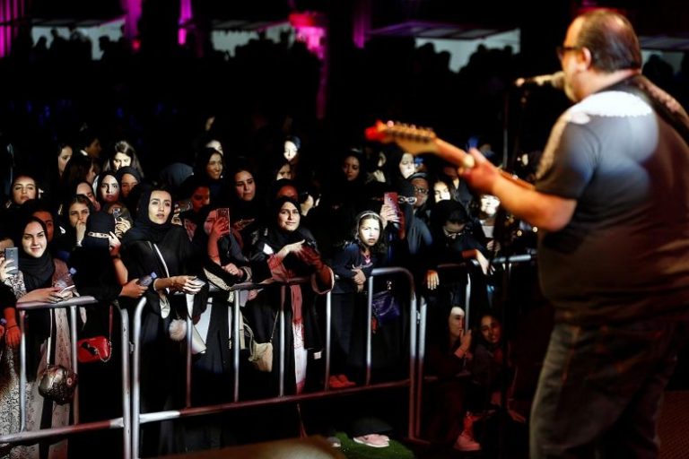 Un nou pas spre modernizare. Pentru prima dată în istorie, Arabia Saudită a organizat concerte de jazz şi operă