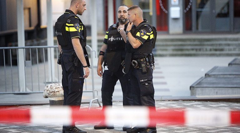Poliţia olandeză a mai arestat un suspect de terorism după anularea concertului din Rotterdam – FOTO/VIDEO