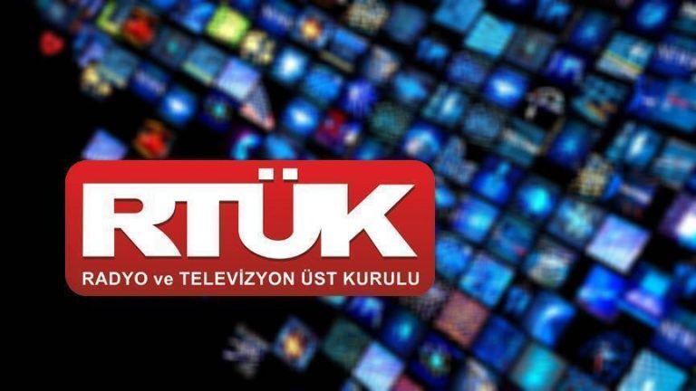 Turcia a interzis difuzarea la tv a peste 200 de cântece ‘necorespunzătoare’