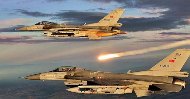 Aviaţia turcă a bombardat nordul Irakului
