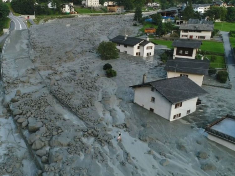 UPDATE. Elveţia. Opt persoane AU DISPĂRUT după alunecări de teren masive – FOTO/VIDEO