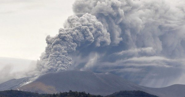 O erupţie a Muntelui Fuji ar putea să paralizeze activităţile din oraşul Tokyo din cauza depunerilor de cenușă (studiu)