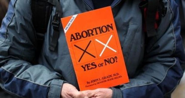 Irlanda: Referendum pe tema avortului