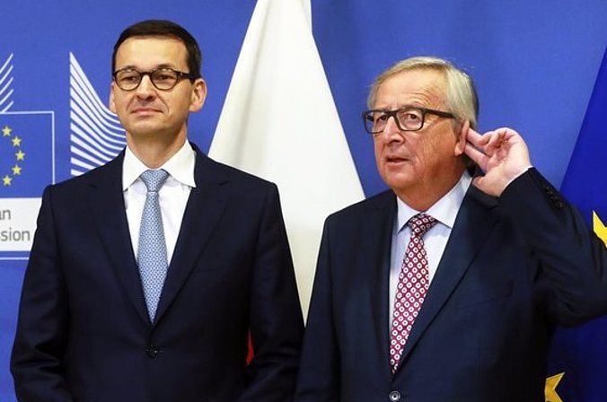 Premierul polonez dă explicaţii pentru reformele din justiţie în faţa lui Jean-Claude Juncker