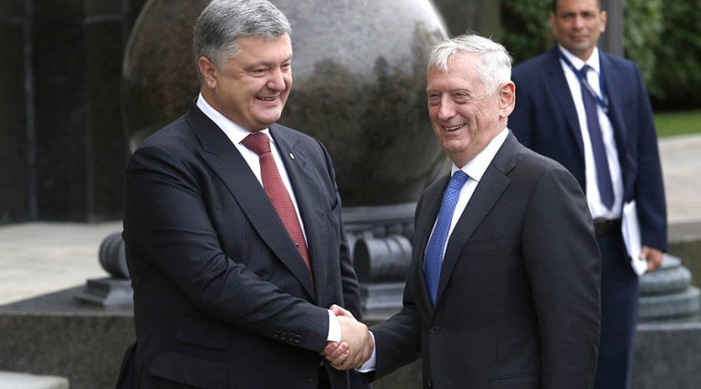 Şeful Pentagonului ‘alintă’ urechile de la Kiev, dar evită să vorbească despre un ajutor militar concret