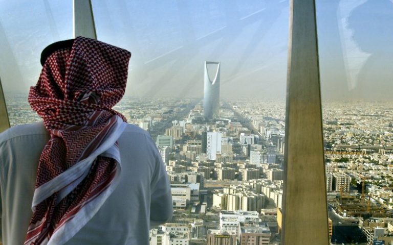 Arabia Saudită încearcă să îşi spele imaginea în faţa americanilor şi a ţărilor vecine