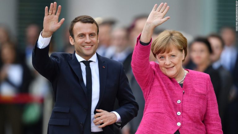 Merkel și Macron pregătesc reformele “clare şi ambiţioase” pentru a relansa o Europă “aflată în dezordine”