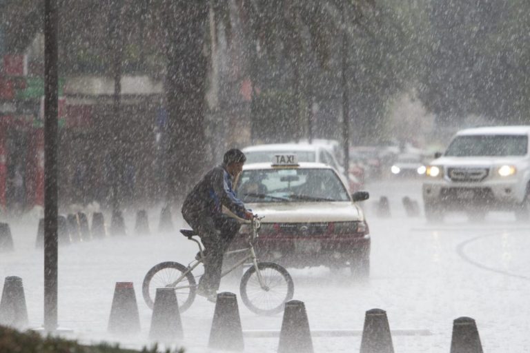 Ploile torenţiale au paralizat capitala Mexicului