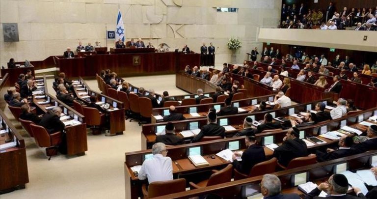 Parlamentarii israelieni acceptă disoluţia Knessetului şi anunţă noi alegeri