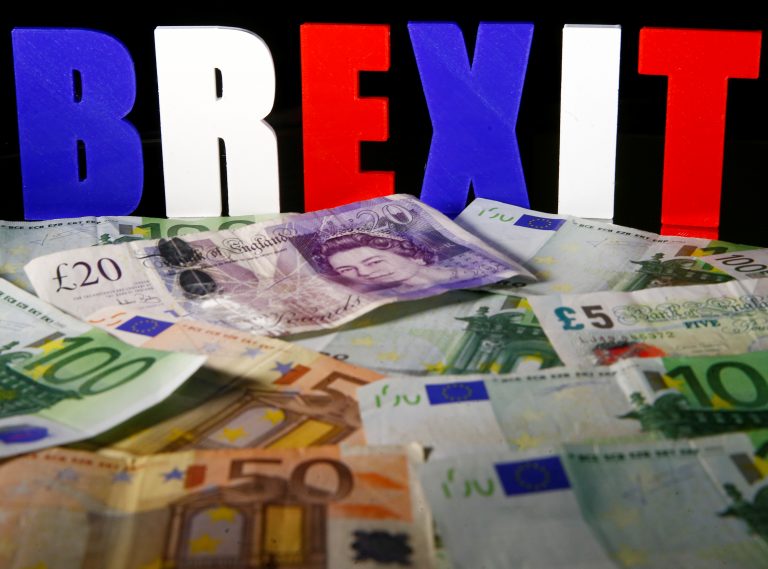 Incertitudinile Brexitului costă economia britanică 700 de milioane de euro pe săptămână (presă)