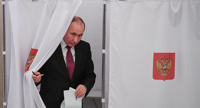 Aliaţii lui Putin se întrec în felicitări, Occidentul este mai rezervat