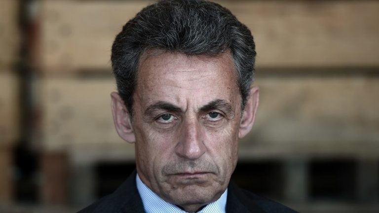 Sarkozy, delegat să reprezinte Franța la învestirea noului preşedinte al Georgiei