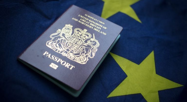 Curtea Supremă din Marea Britanie RESPINGE genul neutru pe paşapoarte