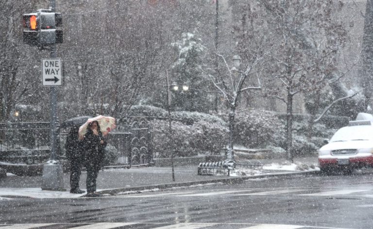 Furtuna de zăpadă din SUA a lăsat în urmă cel puţin patru morţi