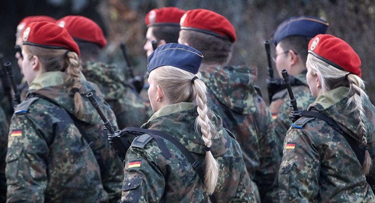 Femeile însărcinate din armata germană vor avea uniforme mai…largi