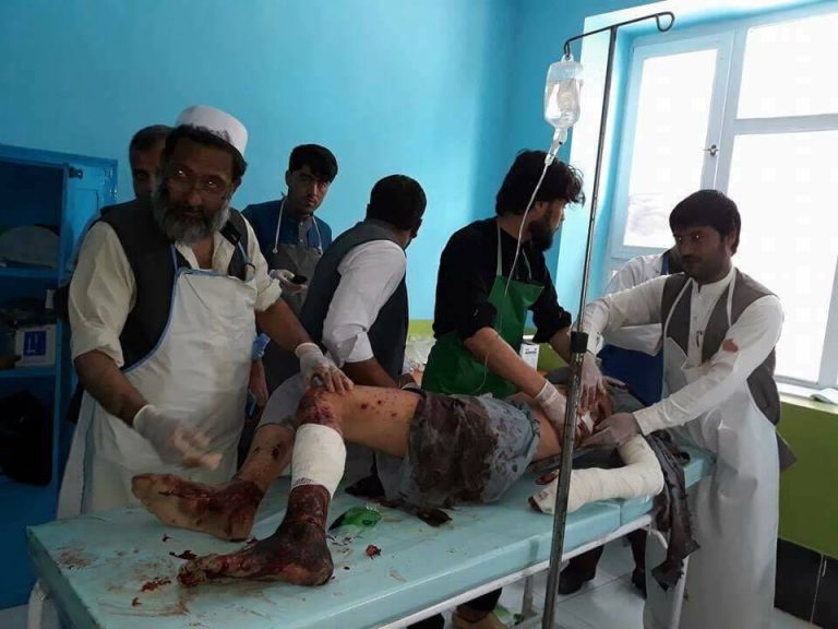 Armata afgană a bombardat o școală coranică. Cel puțin 100 de oameni au murit. Cele mai multe victime sunt copii – VIDEO