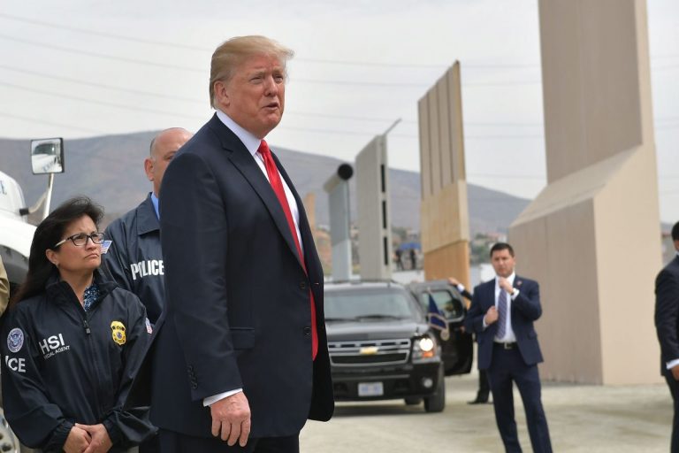 Trump trimite Garda Naţională la frontiera cu Mexicul