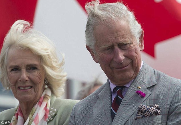 Prinţul Charles și Camilla au fost vaccinați anti-COVID