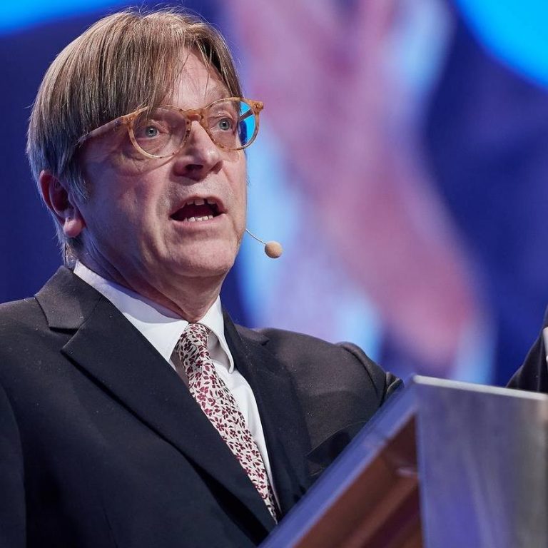 Guy Verhofstadt: Noul grup politic centrist din PE a fost redenumit ‘Renew Europe’