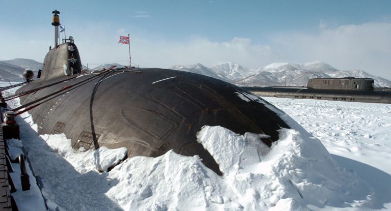 Rusia încearcă să-şi impună supremaţia în regiunea arctică. Submarine de mare adâncime şi Garda Naţională au fost trimise la ordinul lui Putin