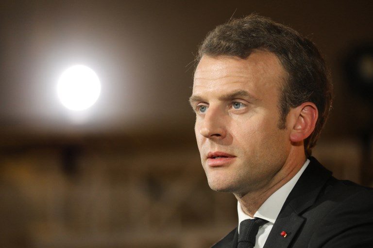 Macron este aprig criticat după ce a spus că vrea să ‘repare’ relaţia dintre Biserică şi Stat