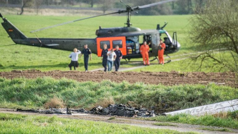 Germania. Două avioane s-au ciocnit în aer; ambii piloţi au murit – FOTO