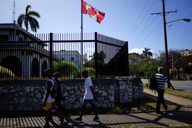 Experții au aflat de ce s-au îmbolnăvit diplomații americani și canadieni din Havana