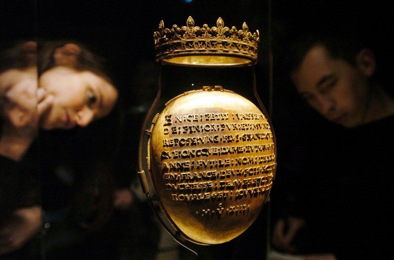 Inima singurei regine a Franţei care a fost încoronată de două ori, furată dintr-un muzeu