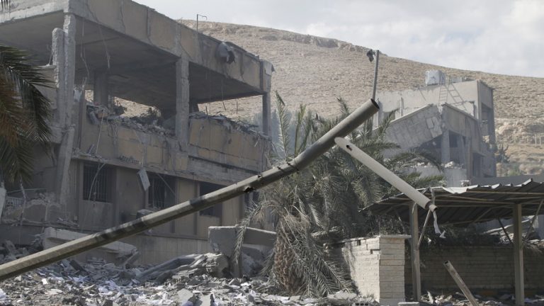 Sancţiunile internaţionale împotriva Siriei “exacerbează criza umanitară” în ţară (expert ONU)