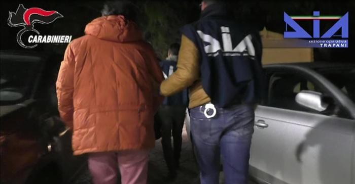 Poliţia italiană a arestat 99 de mafioţi