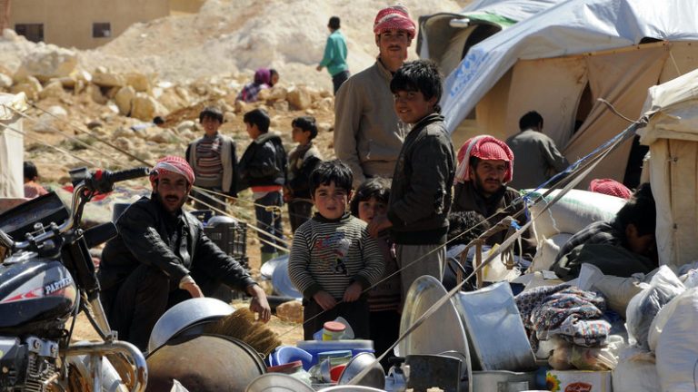 Libanul cere urgent UNHCR date despre sirienii refugiaţi pe teritoriul său, în termen de o săptămână